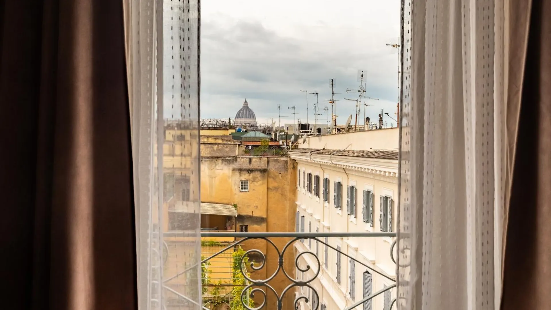 Skyline Penthouse With Private Rooftop روما شقة